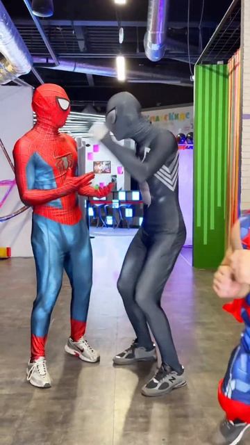 Superman caused a quarrel among superheroes#funny