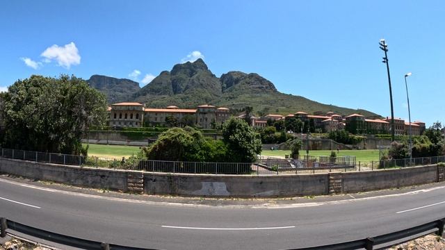 ЮАР. Кейптаун. Прогулка по городу на красном двухэтажном автобусе Hop-On Hop-Off. Университет.