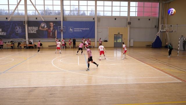 Мини-футбольная команда «Экспресс» против команды «КБ-52» из города Кстово.