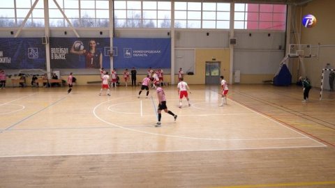 Мини-футбольная команда «Экспресс» против команды «КБ-52» из города Кстово.