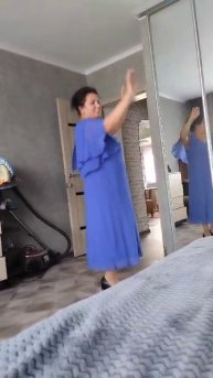 Купила новый платья от радости танцую