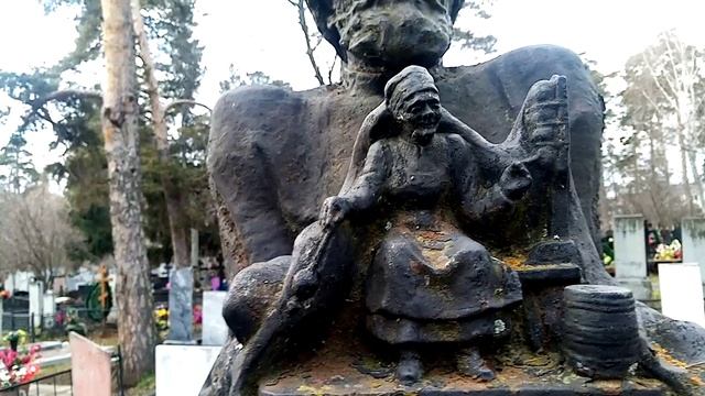 КАСЛИНСКОЕ ЛИТЬЕ СТАТУЭТКИ СТАРОЕ КЛАДБИЩЕ Г. КАСЛИ чугунная бабушка Бажов обзор