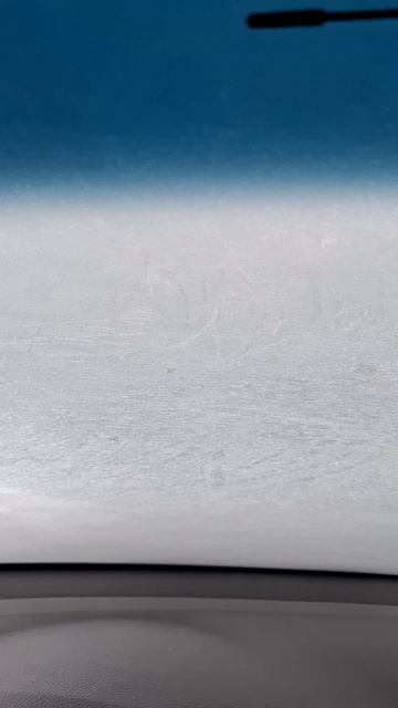 Наледь на стекле авто