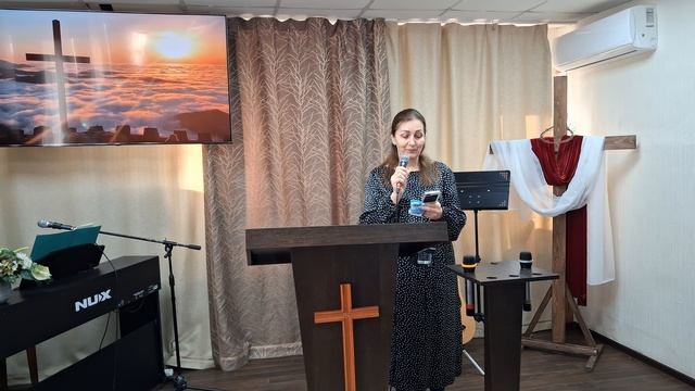 Стих: С Днём матери, сегодня всех сестёр... / Елена Быкова 30.11.2025