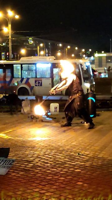 Фаер-шоу на улице в Петербурге. #visitplus