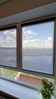 Рулонные шторки Мини. Ткань Анже темно-серый. Самая прозрачная в коллекции.