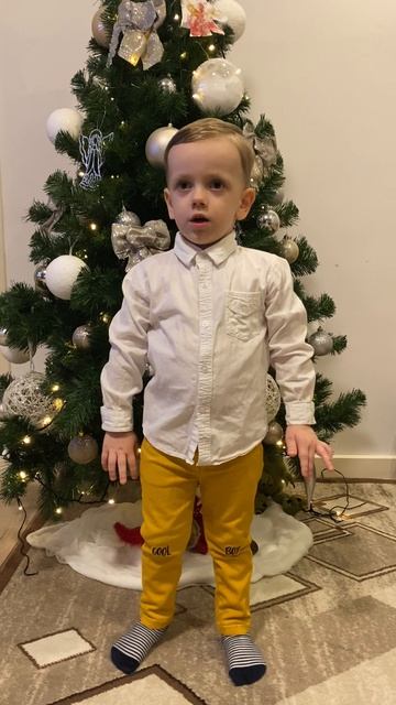 Дед Мороз на меня смотрит! #Новыйгод, #НГ2025, #детскоепоздравление, #юмор, #смешноевидео