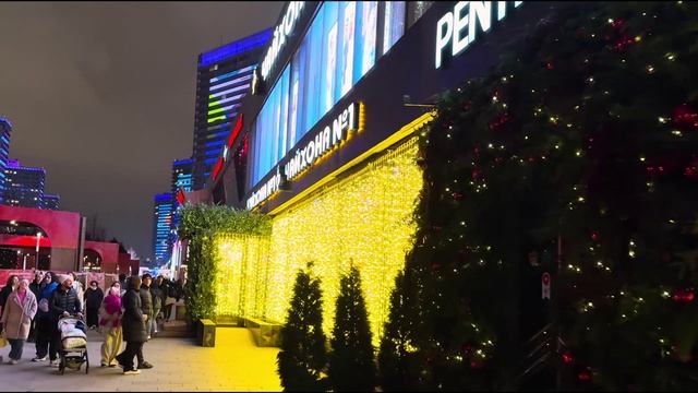 Москва ночью красивый свет тихие улицы и ощущение полной безопасности перед праздниками 🌆❄️