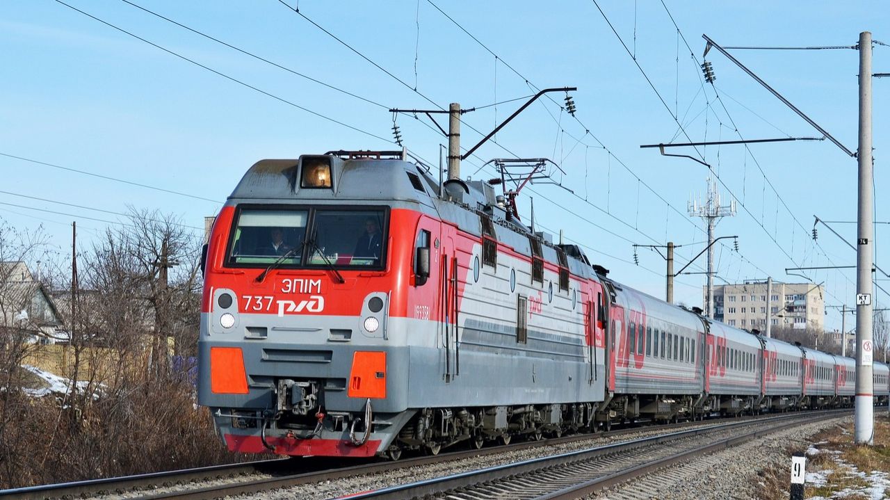 ZDsimulator / Пассажирский поезд 653С/654С Минеральные Воды-Кисловодск / ЭП1М-737
