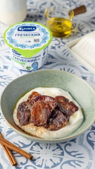 Финики в греческом йогурте