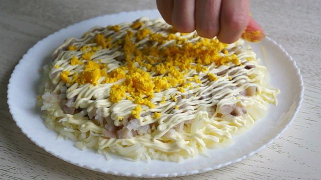 Самый популярный салат на праздничный новогодний стол.