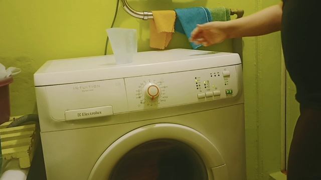 Стирка
Electrolux EWF 12040 W
Синтетика 40 градусов
900 оборотов
Ежедневная стирка
+ полоск. N 1
