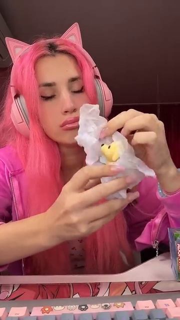 мне тут боксы с Дубая пришли а тут роблокс не работает #женяша#женяшаадоптми #роблокс