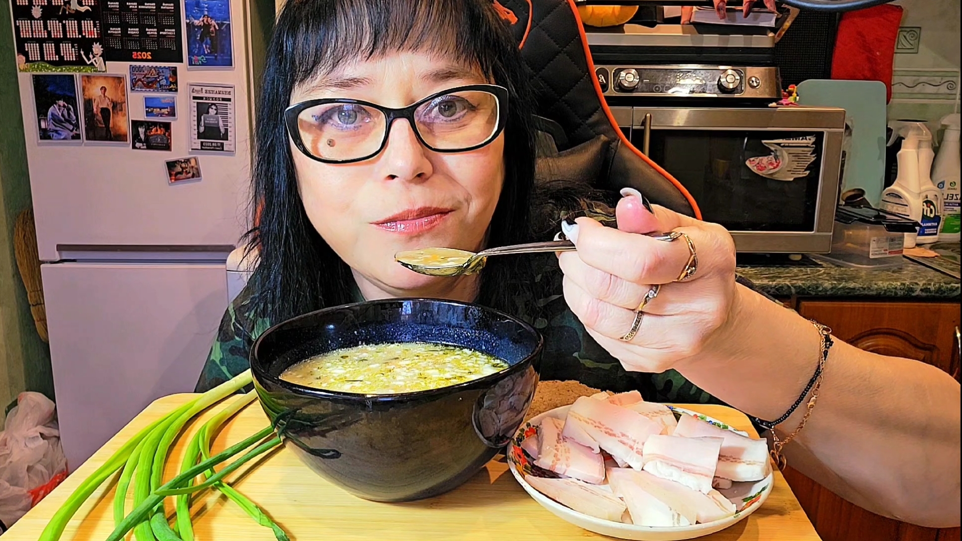 Мукбанг | Супчик,сало,зелёный лук | Обжор Асмр