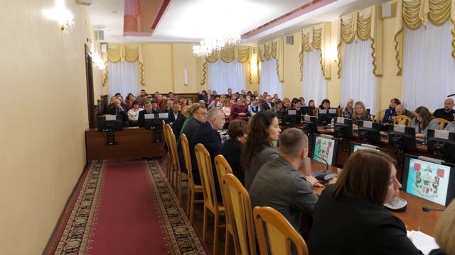 В Смоленске провели публичные слушания, на которых обсудили бюджет города на ближайшие три года