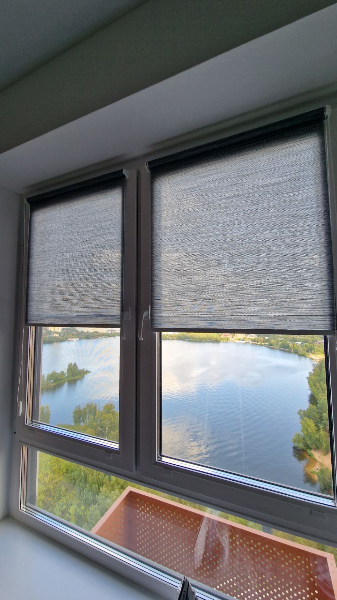 Рулонные шторки Мини. Ткань Корсо темно-серый.