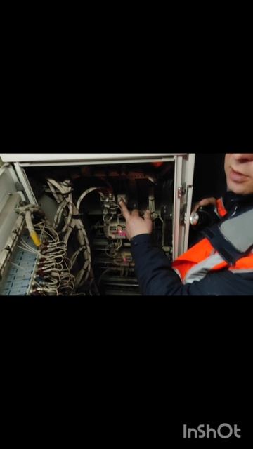 ЭП20 KV18 реле в шкафа 3 блокирует работу АСТ при скорости более 3 км/ч