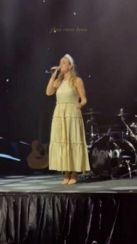 До сих пор не верю, что я написала такую песню 🙏🏻
#новаямузыка #родина #музыкадлядуши #россия #арти