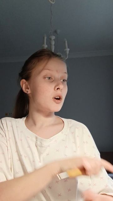 Пов: та самая одноклассница, которая якобы ничего не знает, а на самом деле написала к/р на 5