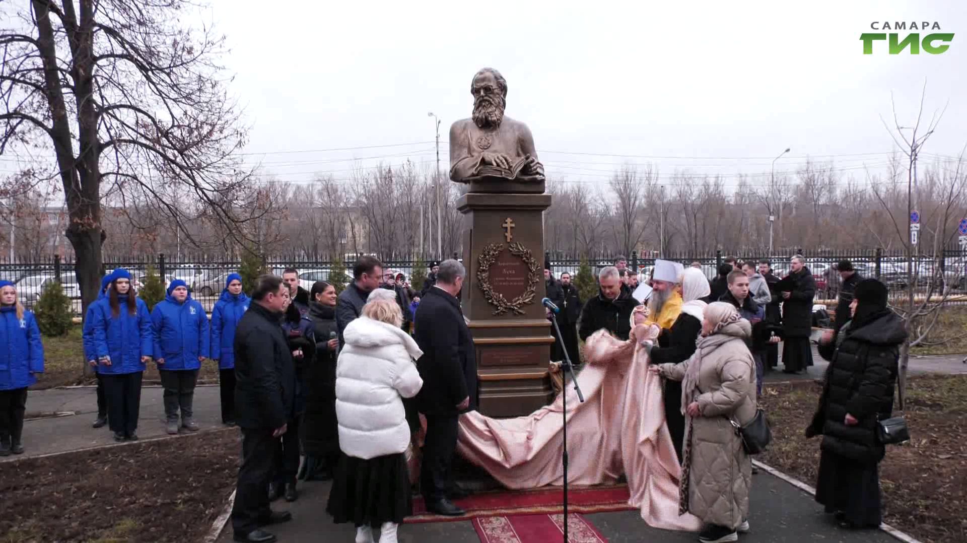 Святитель и хирург: в СамГМУ открыли памятник Луке Крымскому
