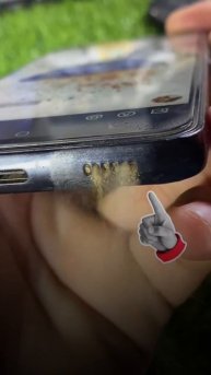 Телефон стал играть тише обычного? Уронили его в воду или динамик забился грязью?