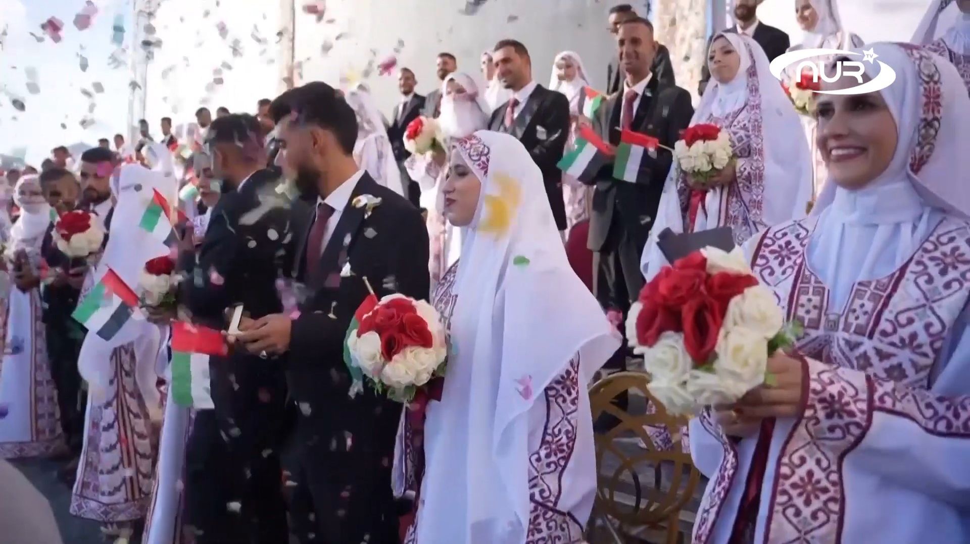 Радость сквозь слёзы: массовая свадьба в Газе для 54 пар!