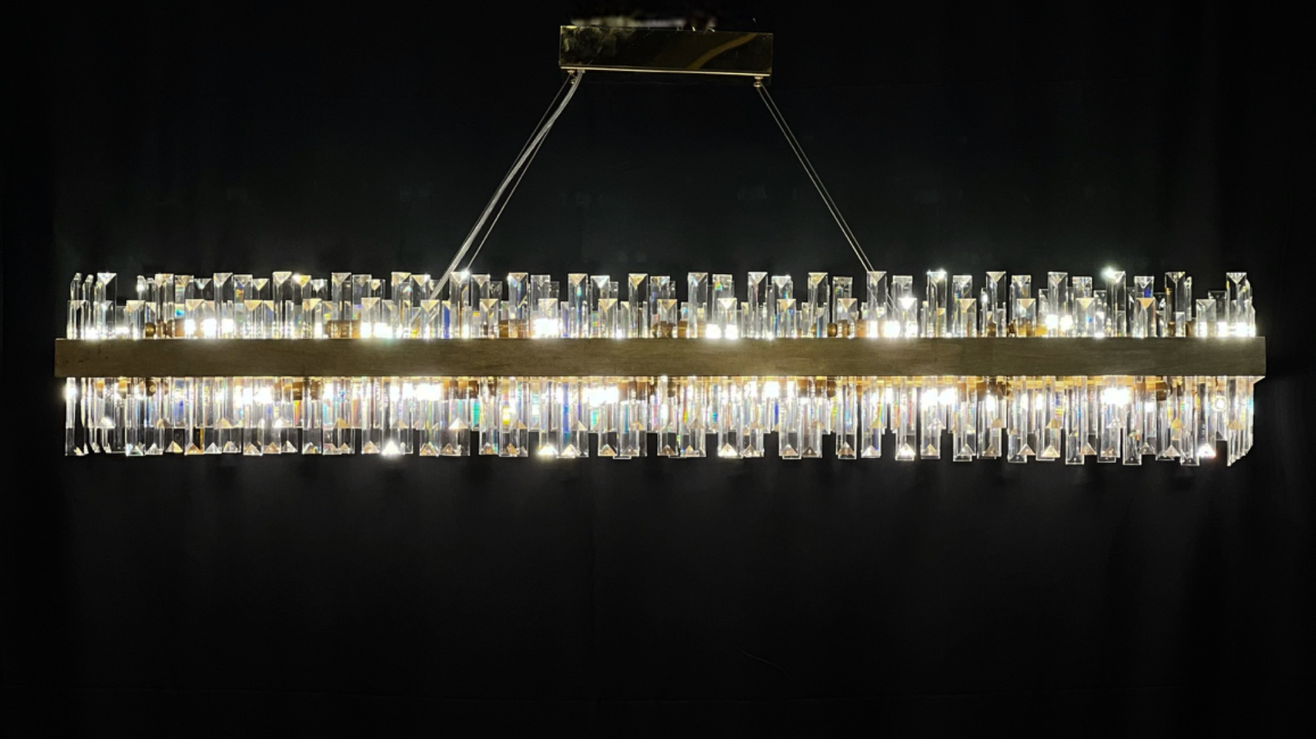 Прямоугольная люстра 140/30, высота 20 см