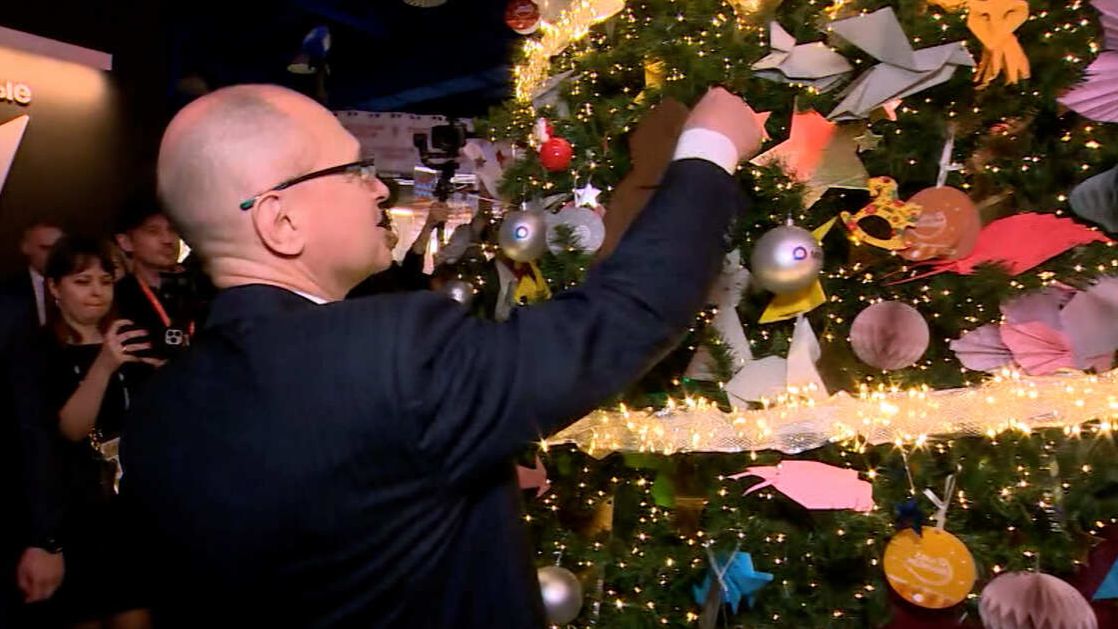 Кириенко исполнит новогодние мечты участников акции 