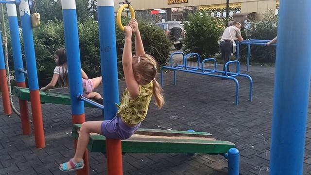 Василиса продолжает тренировку