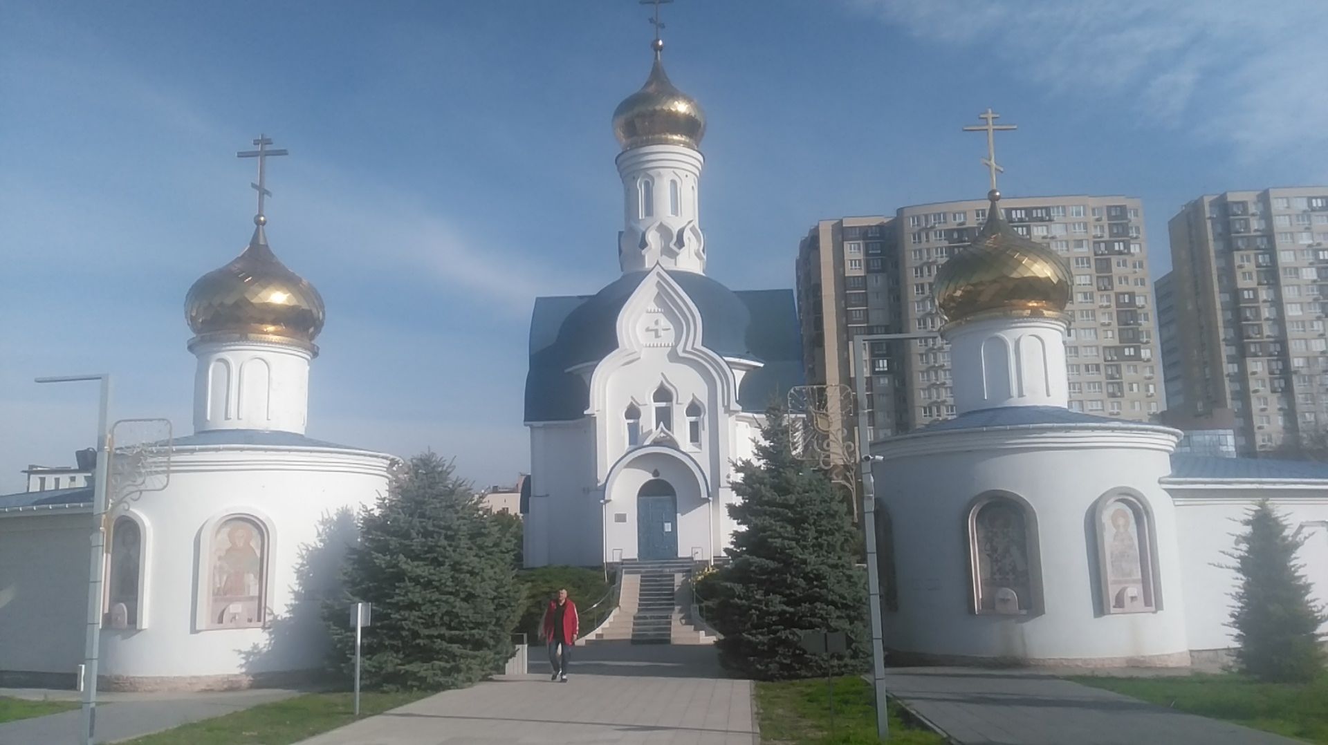 Звонница расположенная на входе в Крещенский парк в Анапе