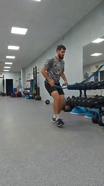 Торможение с резиновым эспандером (продвинутый уровень)