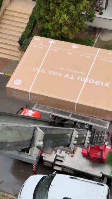 Купил телевизор 100 дюймов!