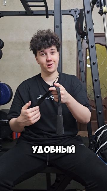 Что стоит положить в сумку перед тренировкой рук в тренажерном зале