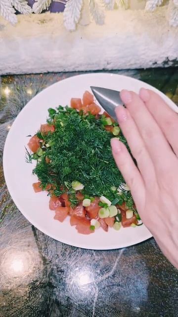 Новогодняя вкусная закуска! Блинчики с кижучем!🐟😋❤️🎄❄️ #nastikae #кижуч #блинчики #delicious