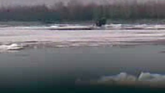 07.04.2012, Начало ледохода на реке Бия, город Бийск.