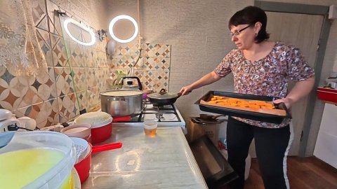 И того и другого. Экспериментирую