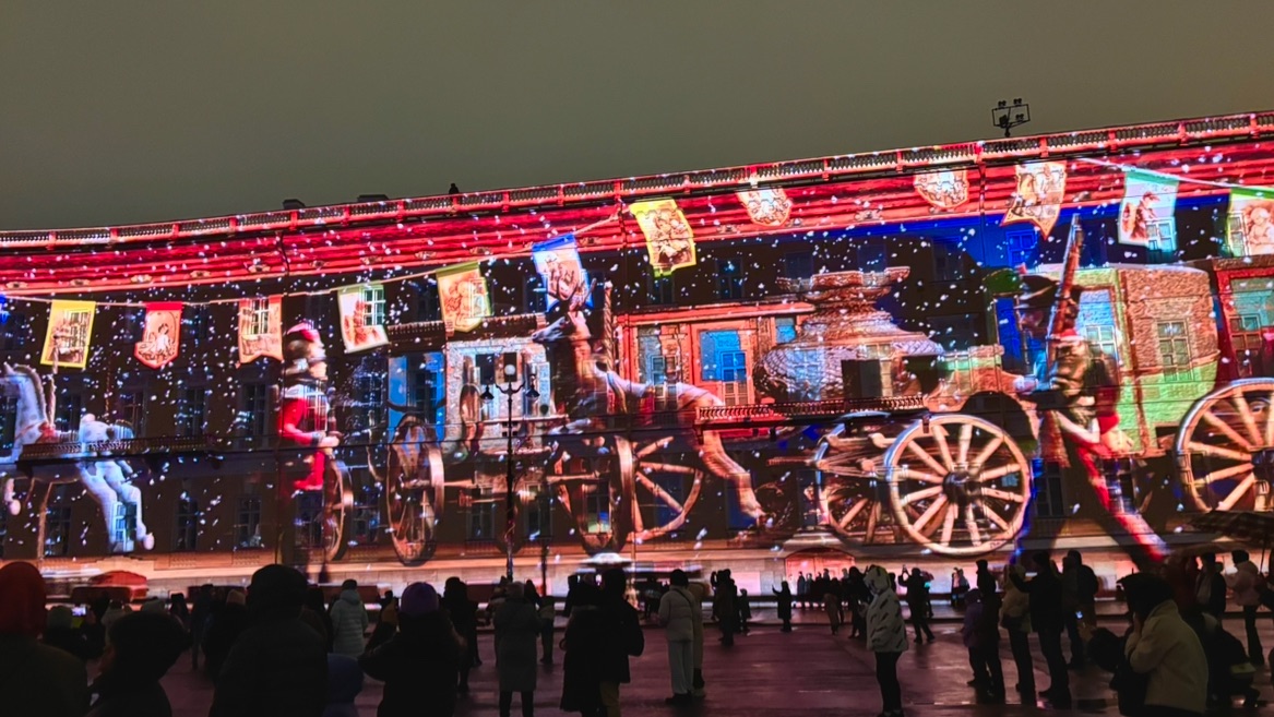 Чайковский на Дворцовой площади. Посвящено 185-летию со дня рождения композитора