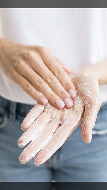 Трескаются и шелушатся руки? Спасение за 5 минут