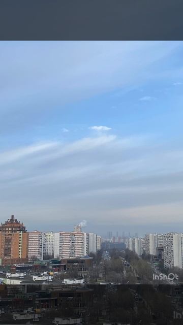 Ангел на облаке стоит, крылья раскинул …