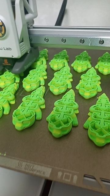 Брелок из ящерки печать на 3Д принтере из PLA пластика