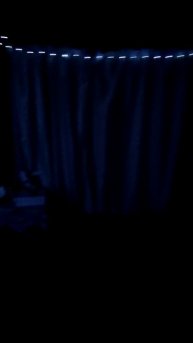 Сижу без отопления и света на даче. Как создать новогоднее настроение