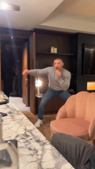 Конор Макгрегор дает мастер-класс по боксу... Майку Тайсону