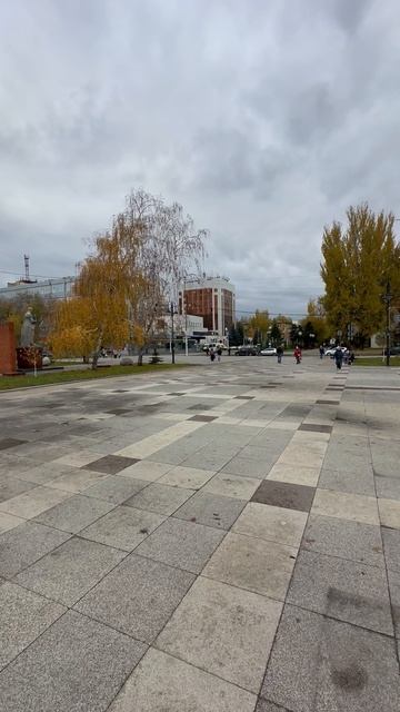 Октябрь Саратов 30.10.25 +10 💨