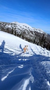 Ура!! Приехали в Шерегеш 😍 моя подруга первый раз катается на сноуборде 😂