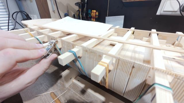 Домашняя работа, вклейка косяков пушечных портов. 2 часть