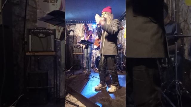 7 Ярослав, Кукольников 45 Живёт по всюду красота c супер нотами и фальцетом