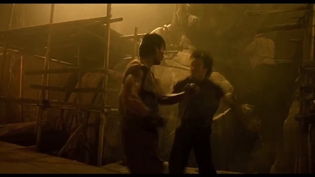 Битва за древнюю голову статуи Будды. Онг Бак (2003).