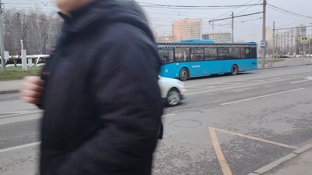 Автобус ЛиАЗ 5292 борт 8460899, маршрут 310 и автобус ЛиАЗ 5292 борт 072105, маршрут 580