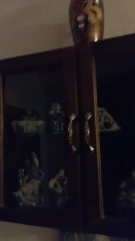 панно повесил