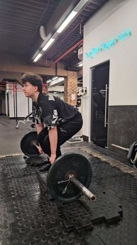 Бедный Саша Спасокукоцкий не может потянуть 80 кг в становой тяге